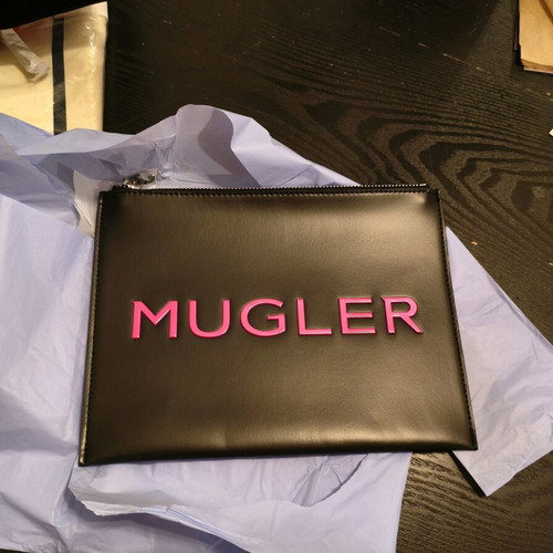 Women’s toiletry bag like new, black and pink
