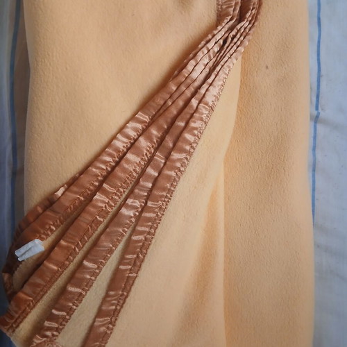 Blanket used, 2.35 m length and 2.05 m width