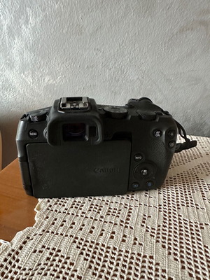 Canon EOS RP Mirrorless фотоапарат като нов