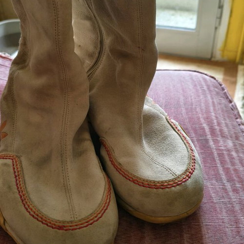 Adidas snow boot used, beige orange