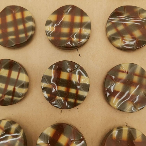 Brown vintage 1960s celluloid buttons used, 3 cm, per piece
