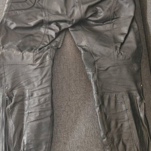 Dainese leather pants used with knee reinforcements No 58