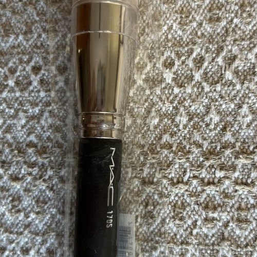Mac Cosmetics Brush 170 new, oval shape for creams and liquids