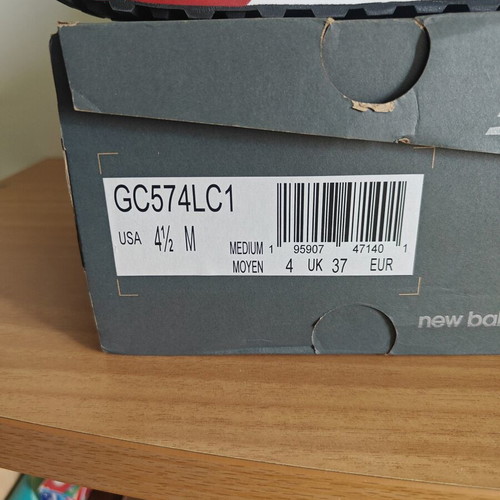 New Balance 574 sneakers size 37 new beige with blue and red details