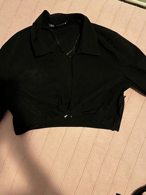Zara long-sleeve crop shirt new, black, size S