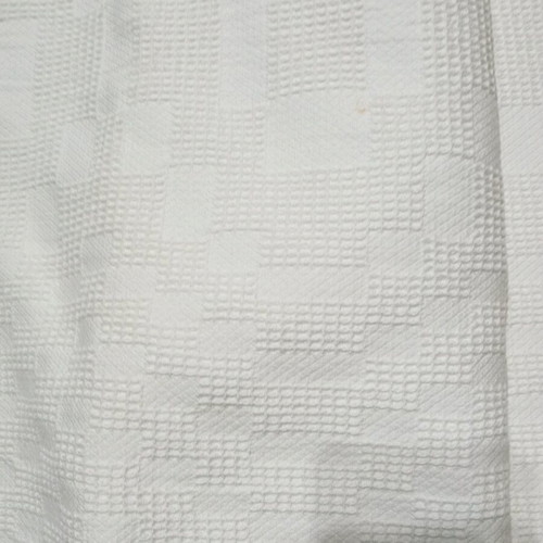 White Piraiki Patraiki quilt like new, cotton 1960s
