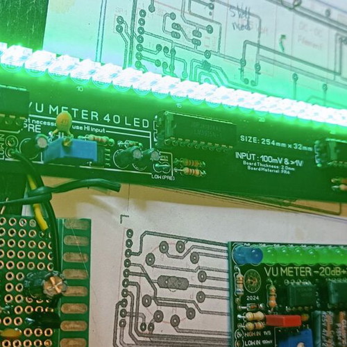 Audio Stereo VU Meter Bar 2x40 Leds (8xLM3915) Stereo PCB with Black Panel new