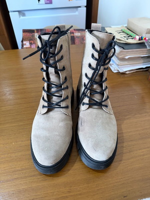 Anatomical beige suede Apollon International boots like new