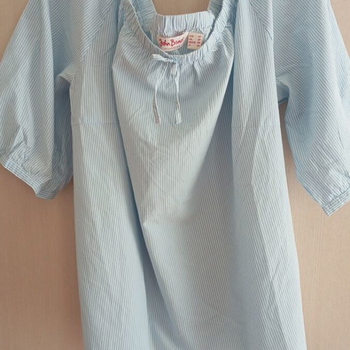 Cotton striped blouse with smile neckline like new, 7XL white and blue