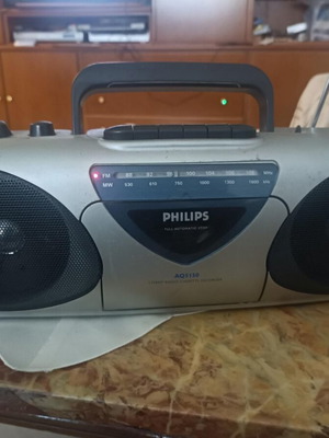 Philips AQ5150 cassette player used, radio works, cassette needs repair