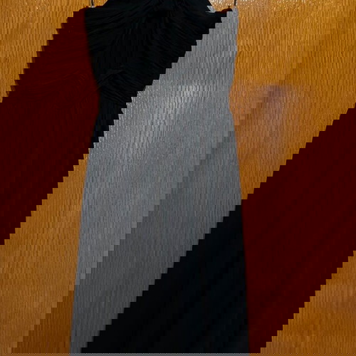 Μαύρο φόρεμα Zara σαν καινούργιο, ελάχιστες φορές φορεμένο