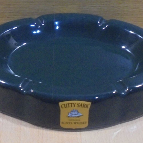 Cutty Sark scotch whisky old promotional ceramic ashtray used