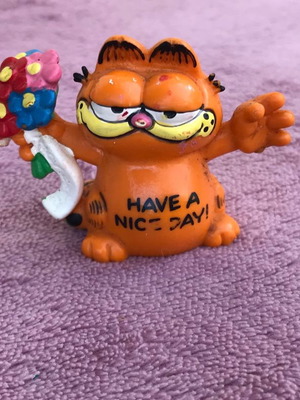 Garfield miniature used, collectible 1981 vintage figure