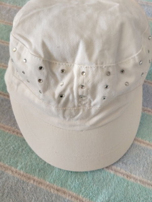 White women's hat with rhinestones like new
