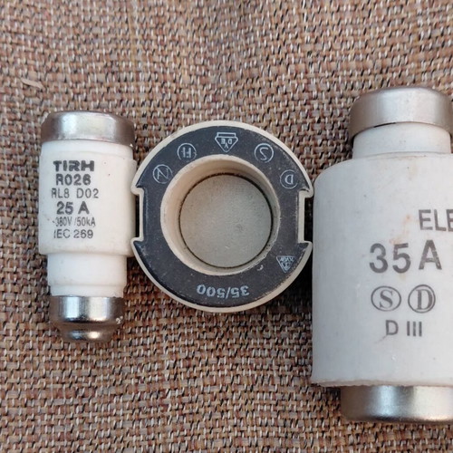 Fuses 35A and 25A with holder