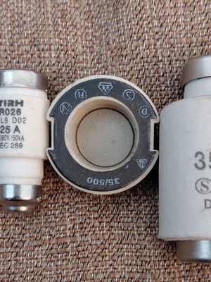 Fuses 35A and 25A with holder