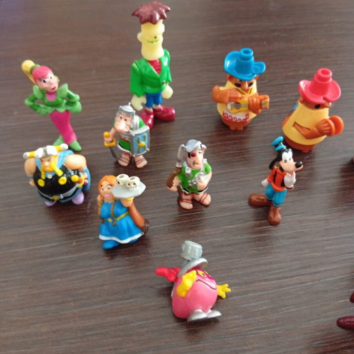 Kinder figures used, set of 13