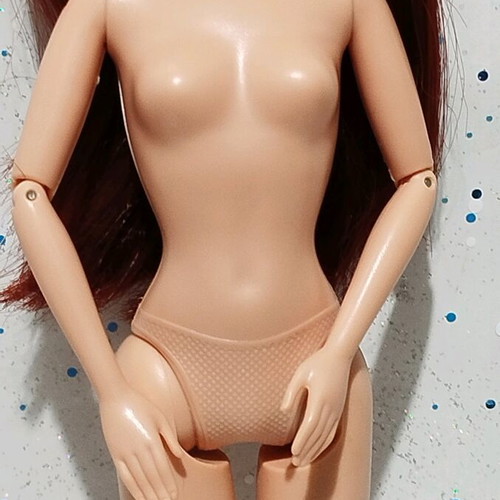My Scene Chillin' Out Chelsea doll used with flaws