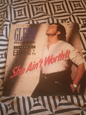 Glenn Medeiros ft. Bobby Brown She Ain't Worth It 12" Maxi Single vinyl