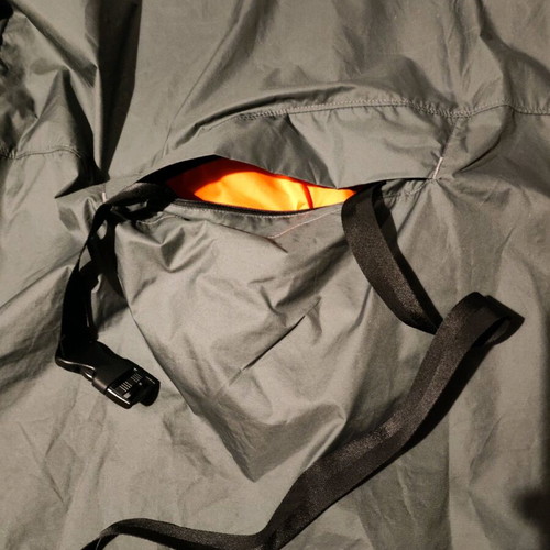 nike αντιανεμικό αδιάβροχο μπουφάν ανδρικό medium που γίνεται τσαντακι