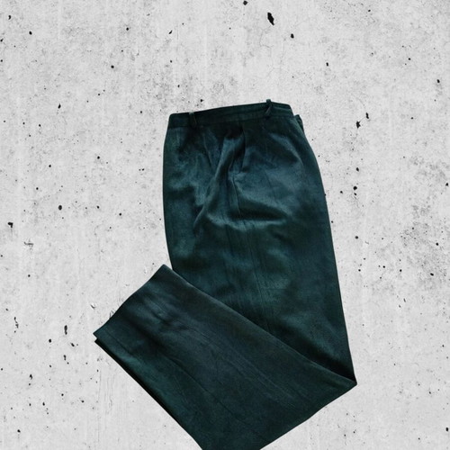 Women's green pants used, size L