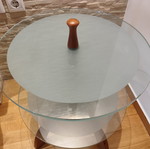 Round side table with two glass surfaces