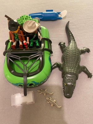 Playmobil Alligator Hovercraft used with extra motor