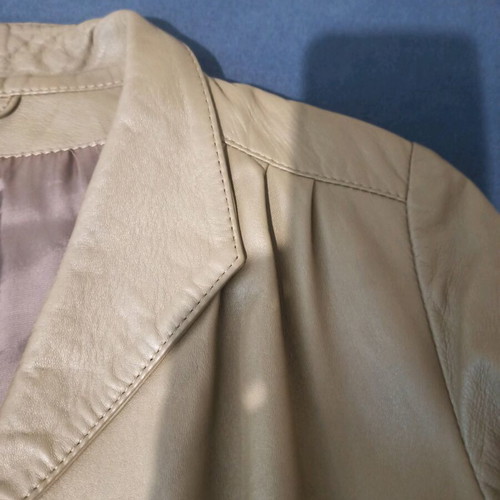 Leather jacket like new, oil color, size M
