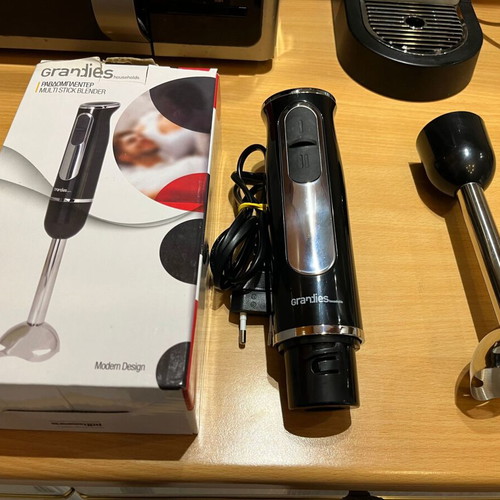 Stick blender 600 watt like new with stainless detachable rod
