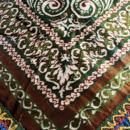 Vintage velvet tablecloth 160 x 160 like new