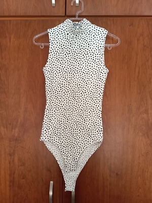 H&M bodysuit size XS like new, black and white