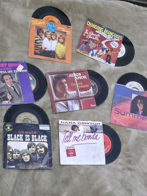 45 rpm records like new, pack of 7 discs