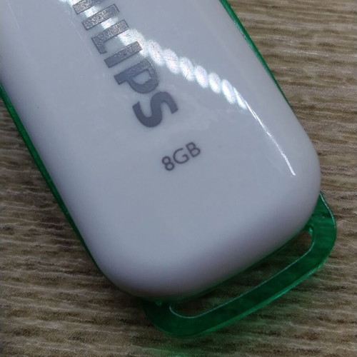 Intenso and Philips USB flash drives new, 4GB and 8GB