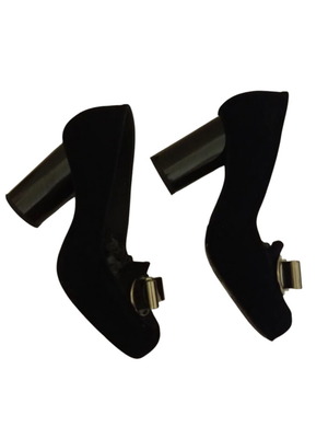 Melissa No 40 velvet black pumps like new