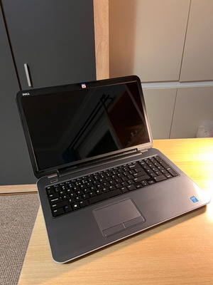 Dell Laptop i7 8GB RAM Radeon HD 8870M like new
