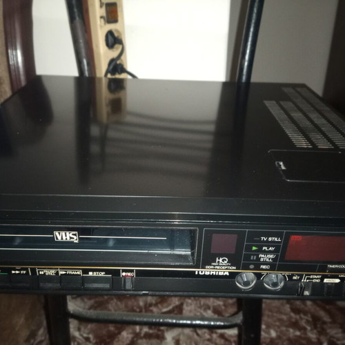 Video VHS Toshiba μεταχειρισμένο χωρίς τηλεκοντρόλ