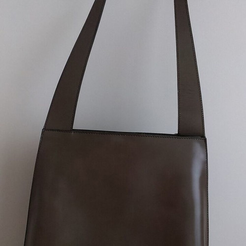 Women's luxury leather shoulder bag Made In Italia like new, taupe and beige