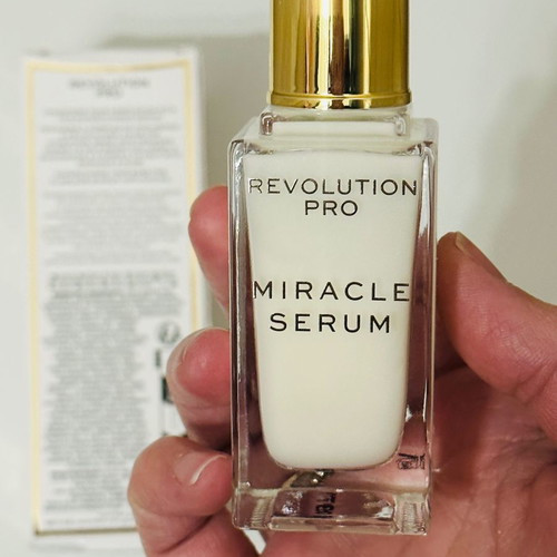Revolution Pro Miracle Serum new with hyaluronic acid and niacinamide