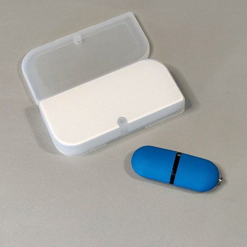 USB Stick Tachydromiko Tamieftirio 2008 like new with magnetic case