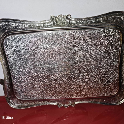 Decorative silver-plated serving tray like new with embossed designs