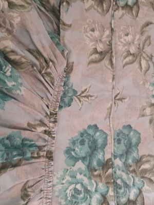 Bed cover like new