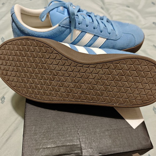 Adidas sneakers with suede upper and OrthoLite® insole, blue white gum