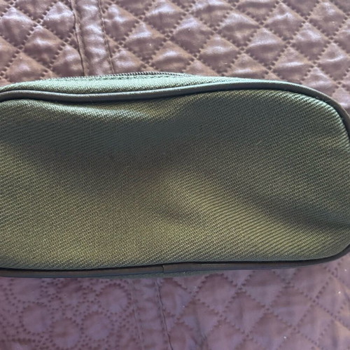 Estée Lauder toiletry bag used, khaki color, very good condition