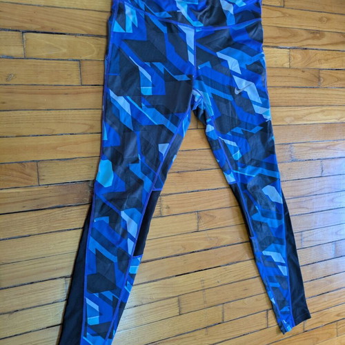 Nike women's sports leggings Dri-Fit size M like new