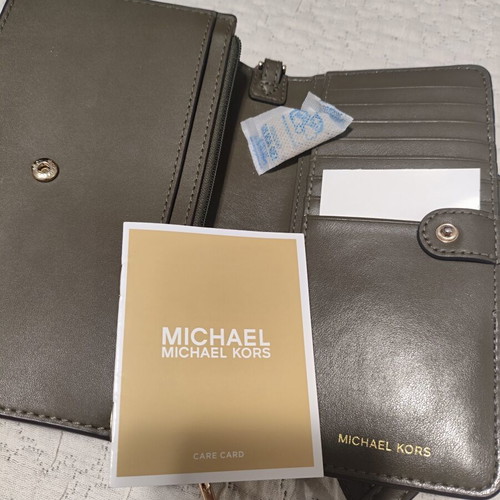 Michael Kors crossbody bag new, khaki color with phone pocket