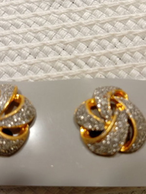 Clip-on earrings new, gray and gold tone