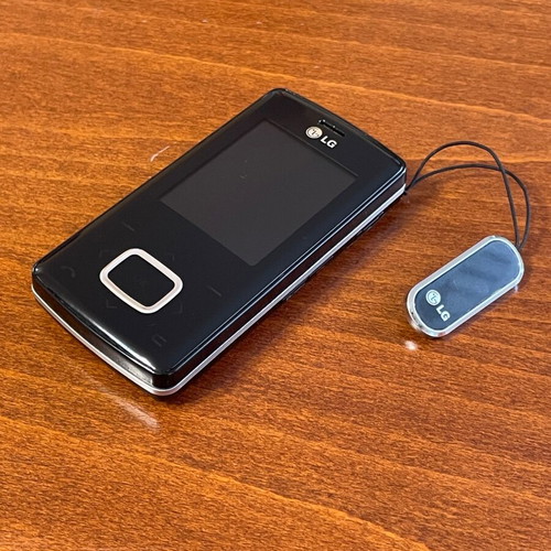 LG KG800 phone used, touch buttons, missing battery clip