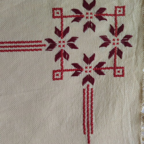 Hand embroidered tablecloth new, size 70x70 cm