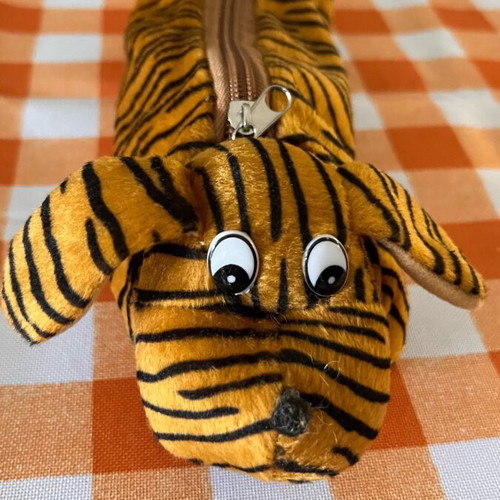 Plush pencil case 00’s like new