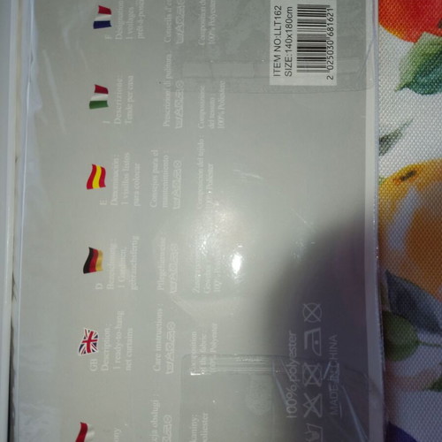 Tablecloth 1.40x1.80 with fruit design and gift plastic tablecloth